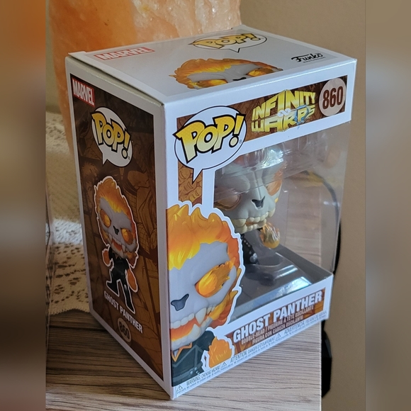 Ghost Panther # 860 Funko + Plastic Protector Box - Picture 3 of 6